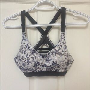 Star Print Padded Sports Bra - Black & White